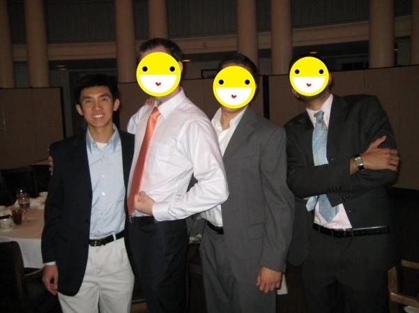 Quãng thời gian 15 năm đã trôi qua, nhưng vị hôn phu của Midu vẫn giữ được nét trẻ trung, thậm chí còn phong độ hơn trước.