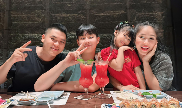 Ca sĩ Trung Kiên có mối quan hệ thân thiết với bé Cà Pháo (con trai của Lê Phương và Quách Ngọc Ngoan). 