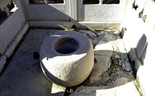 Lý do bất ngờ giếng cổ chứa đầy vàng bạc, châu báu nhưng không ai vớt lên Ảnh 2