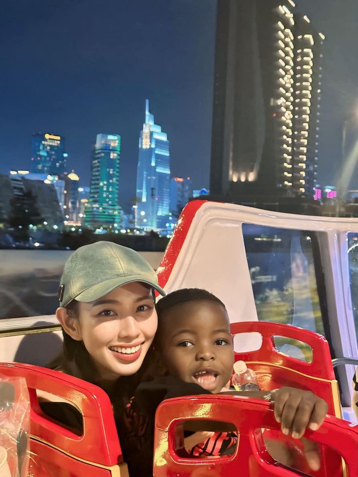 Lôi Con thích thú khi gặp lại cô Tiên.