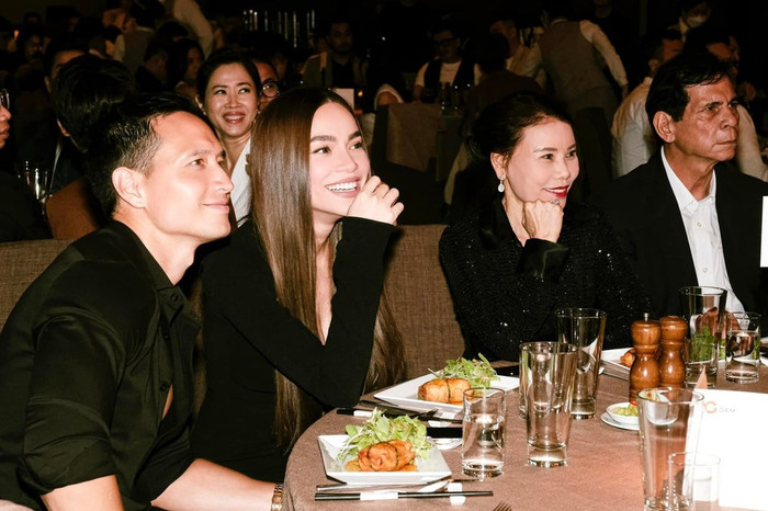 Kim Lý được mẹ ruột Hồ Ngọc Hà tin tưởng, yêu thương như con ruột.