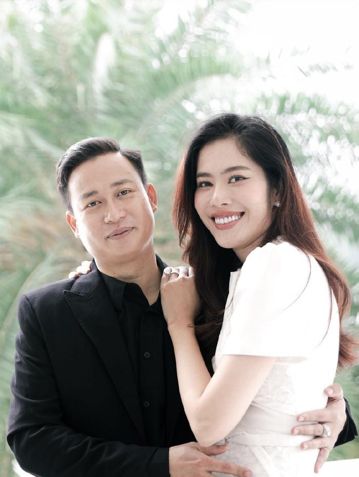 Nam Em và bạn trai hoãn cưới.