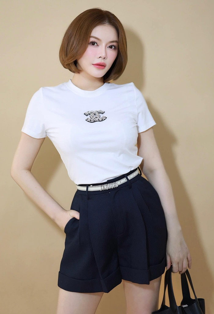 Lý Nhã Kỳ trẻ trung khi cắt mái tóc dài.