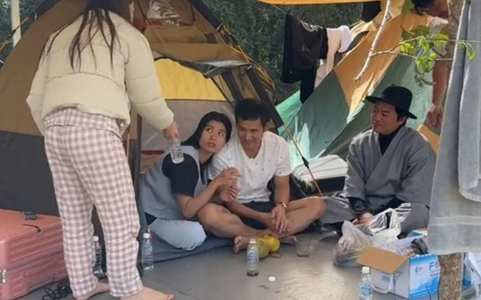 Cặp đôi Lật Mặt 7 dính tin đồn phim giả tình thật: Lộ bằng chứng hẹn hò? Ảnh 2