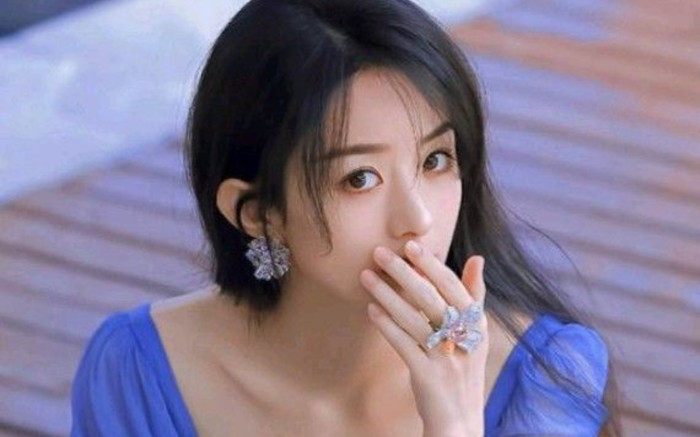 Triệu Lệ Dĩnh được 'chống lưng' công khai sau khi xác nhận về chung nhà với tình mới Ảnh 2