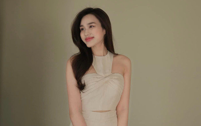 Hoa hậu Đỗ Thị Hà hoá công chúa ngọt ngào sau bộ hình bikini nóng bỏng Ảnh 2