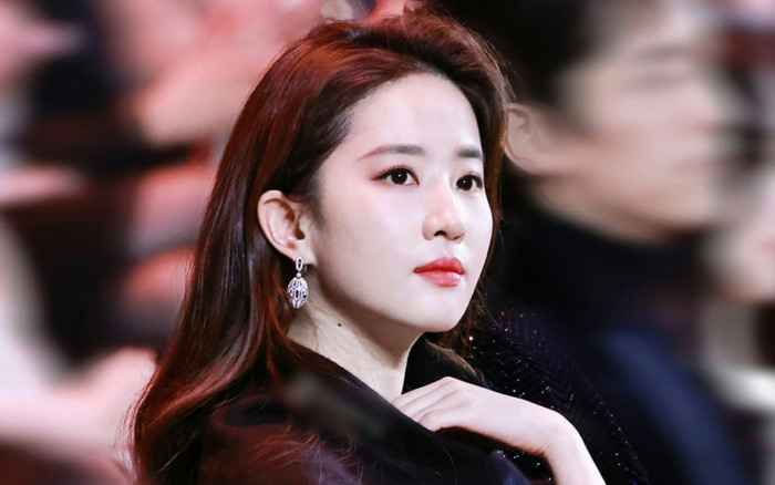 Đẹp như Lưu Diệc Phi cũng có lúc bị chiếm spotlight, tất cả là vì nhược điểm này Ảnh 2