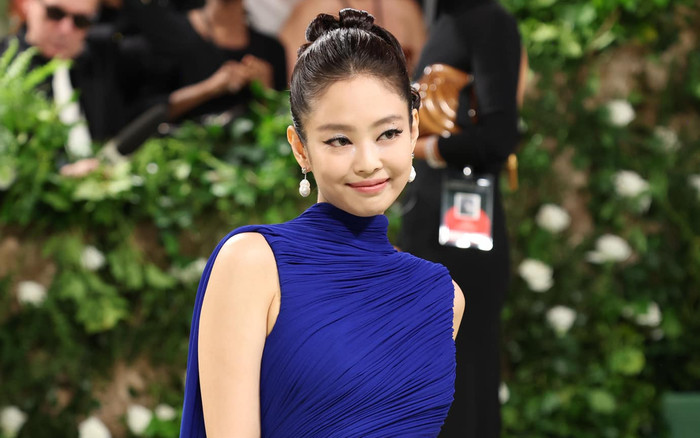 Jennie nổi bật trên thảm đỏ Met Gala 2024 nhưng lộ khuyết điểm này Ảnh 2