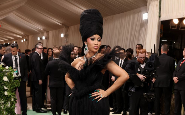 Những bộ cánh đỉnh nhất Met Gala 2024: Cardi B, Zendaya không có đối thủ Ảnh 2