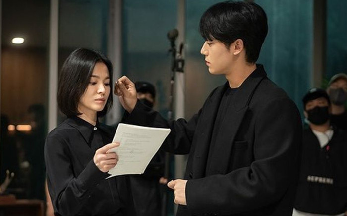 'Bạn trai' Song Hye Kyo thắng lớn tại Baeksang 2024, gửi lời cảm ơn đến người đặc biệt Ảnh 2