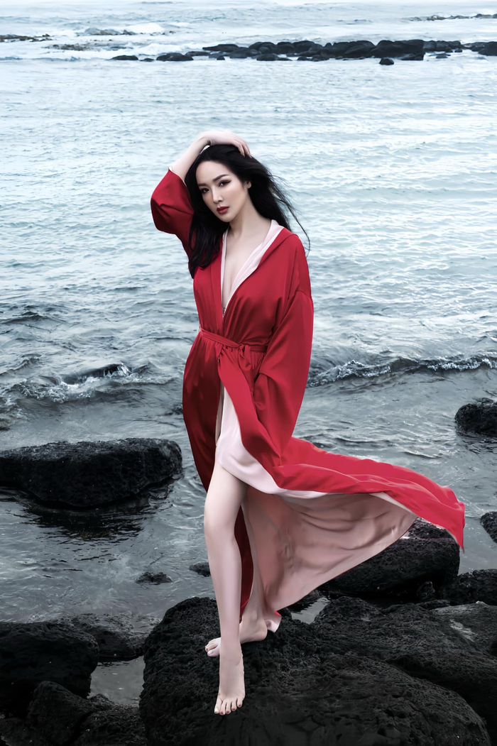 Ở tuổi xế chiều, Hoa hậu Giáng My sở hữu khối tài sản khủng, vật chất dư dả. Cô thường xuyên đi du lịch cùng bạn bè ở nhiều nơi trên thế giới. 