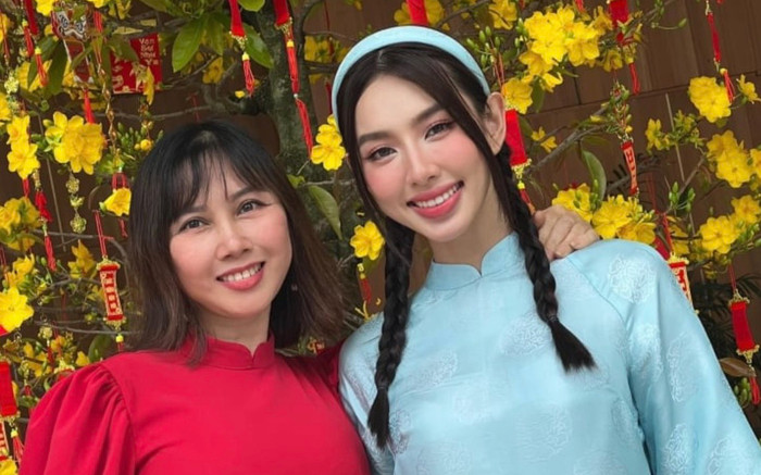 Mẹ Hoa hậu Thuỳ Tiên đáp trả cực gắt khi bị nói không giữ hình tượng cho con Ảnh 2