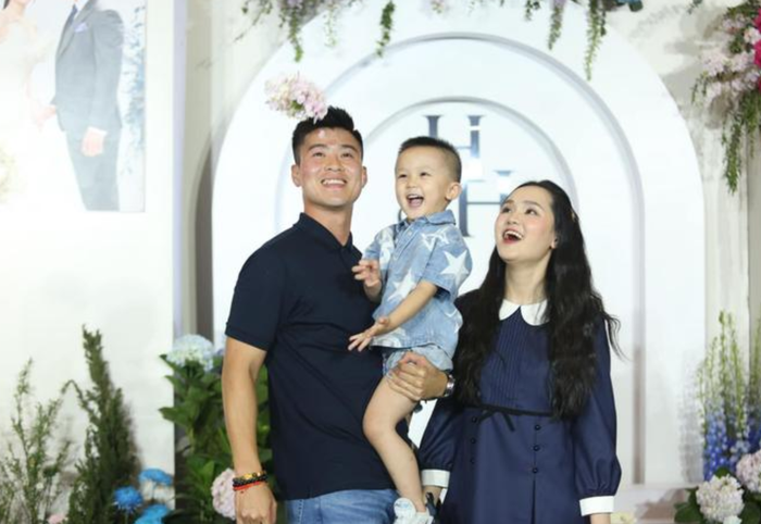 Gia đình hạnh phúc của Duy Mạnh.