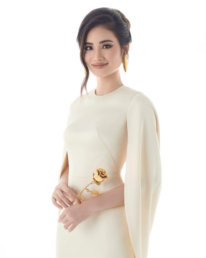 Hoa hậu Ý Nhi thử sức với phong cách Latinh, sắc vóc thăng hạng rõ rệt.