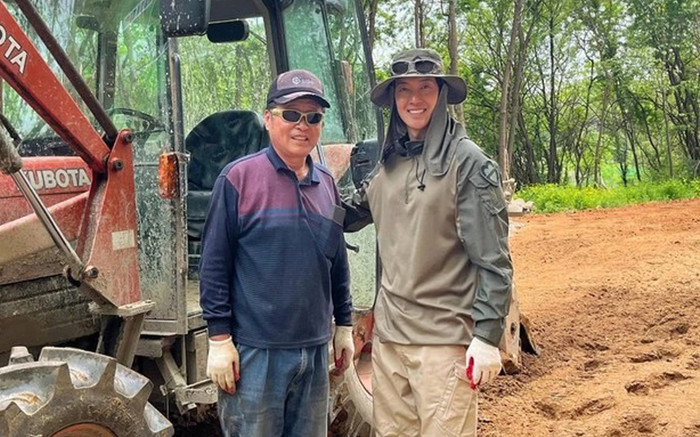 Nam diễn viên đình đám sa cơ lỡ vận, giờ về quê trồng bắp, làm YouTuber? Ảnh 2