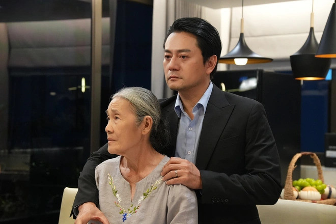 Bà Hai (Nghệ sĩ Thanh Hiền) và con trai cả Hai Khôn (Trương Minh Cường)