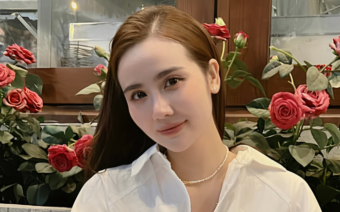 Huyền Lizzie gây bão khi công khai ôm hôn một ngôi sao đình đám giữa tin hẹn hò Đình Tú Ảnh 2