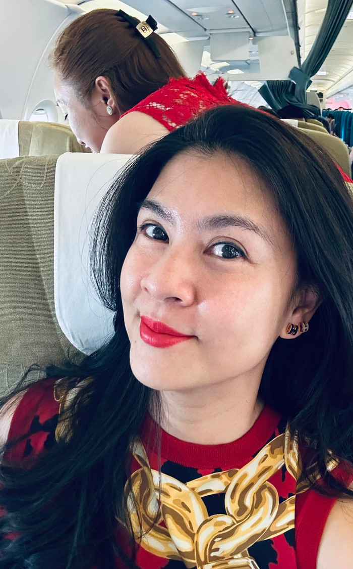 Kim Thư vẫn giữ được vẻ ngoài trẻ trung sau nhiều biến cố trong cuộc sống.