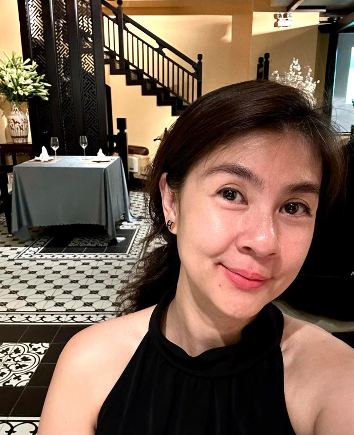 Kim Thư khoe nhan sắc ở tuổi U50 khiến nhiều người trầm trồ.