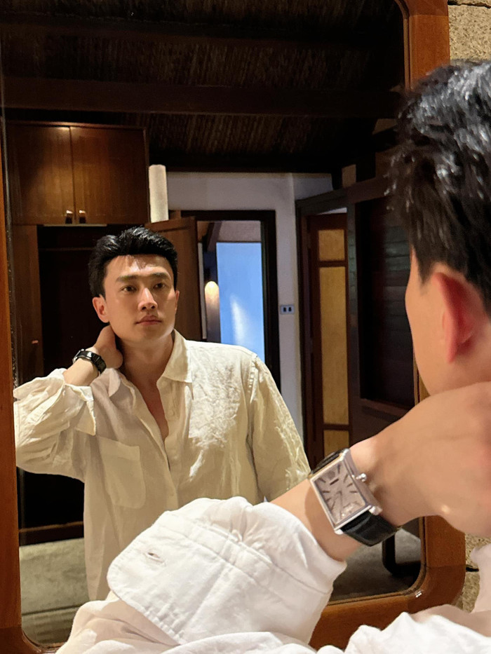 Quốc Trường luôn bận rộn với công việc, hiện anh dành nhiều thời gian cho sự nghiệp kinh doanh mỹ phẩm và đồ ăn. Nam diễn viên liên tục bị khán giả giục hẹn hò để sớm 'yên bề gia thất'. Ảnh: FBNV