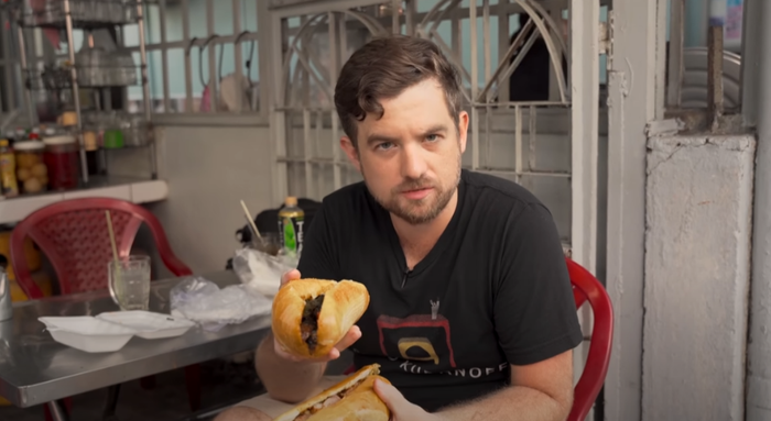 Chad Kubanoff rất thích bánh mì Việt