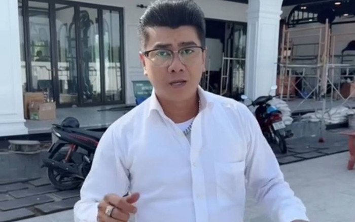 Nam ca sĩ Việt từng tuyên bố vỡ nợ vì làm gỗ nay quay lại nghề cũ, diện mạo gây chú ý Ảnh 2