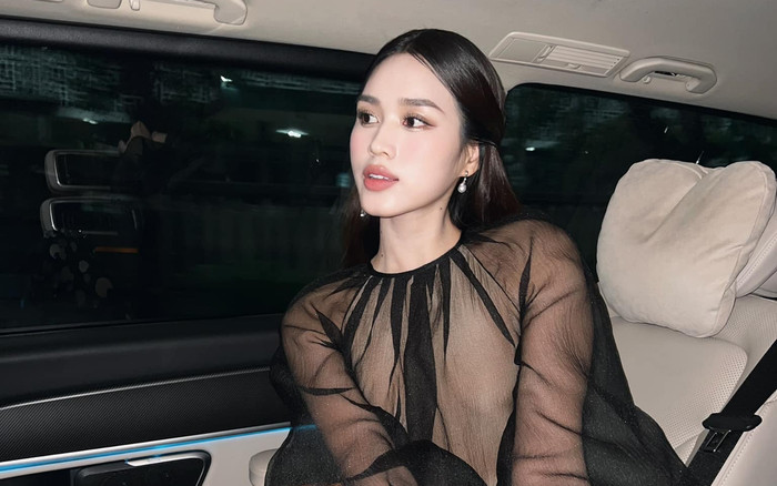 Hoa hậu Đỗ Thị Hà diện áo xuyên thấu, khoe phong thái chuẩn CEO Ảnh 2