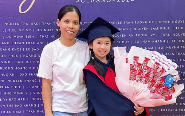 Con gái cố nghệ sĩ Mai Phương thay đổi ra sao trong hai cột mốc quan trọng? Ảnh 2