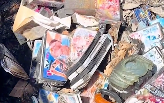 Tháo dỡ nhà, thanh niên nhặt được kho báu nhưng lại vứt đi khiến dân mạng tiếc đứt ruột Ảnh 2