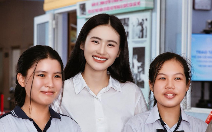 Đằng sau câu chuyện từ thiện trăm triệu của Hoa hậu Ý Nhi Ảnh 2