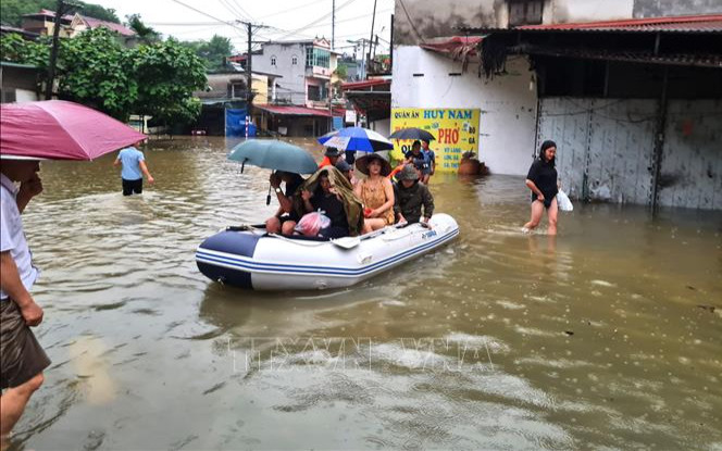 Danh tính Thượng uý CSGT lao qua dòng nước lũ cứu người ở Hà Giang Ảnh 2