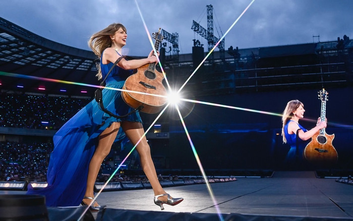 Taylor Swift lần đầu biểu diễn ca khúc phát hành 15 năm trước, khán giả vỡ òa Ảnh 2