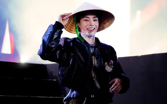 Hanbin Ngô Ngọc Hưng được fan căn dặn một điều khi về Việt Nam diễn concert Ảnh 2