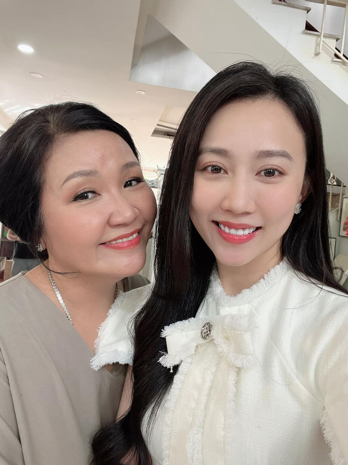 Hồng Loan và nghệ sĩ Ngân Quỳnh hợp tác trong cùng bộ phim.