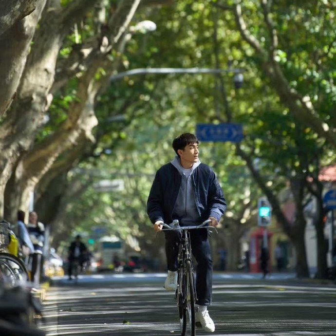 Still cut nhân vật Phương Hiệp Văn trong Câu Chuyện Hoa Hồng.