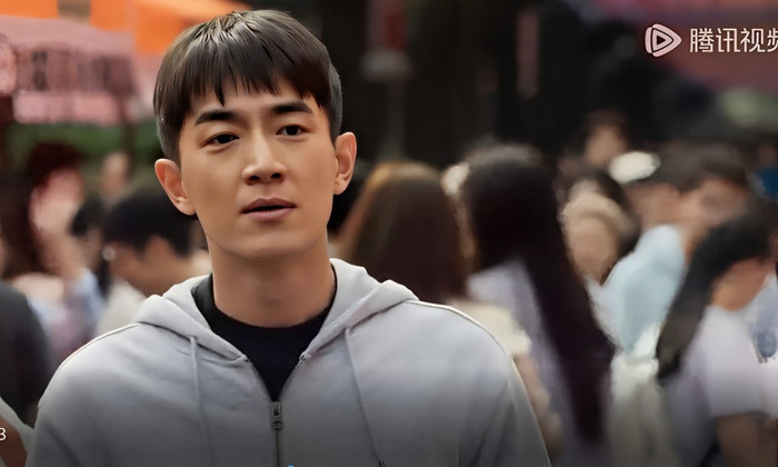 Lâm Canh Tân gây tranh cãi về ngoại hình khi đóng nam sinh đại học.