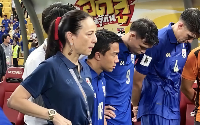 Madam Pang khóc nức nở sau khi tuyển Thái Lan bị loại theo cách đau đớn nhất Ảnh 2