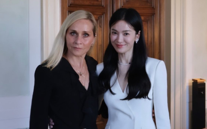 Song Hye Kyo ở tuổi 42 đẹp phát sáng qua cam thường Ảnh 2