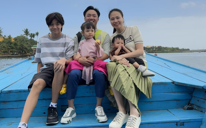 Vợ chồng Cường Đô La tích cực chăm sóc, nuôi dạy các con. Ảnh: FBNV