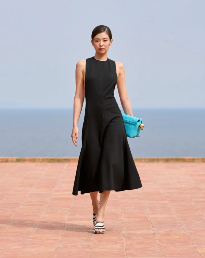 Jessi bảo vệ Jennie Ảnh 1