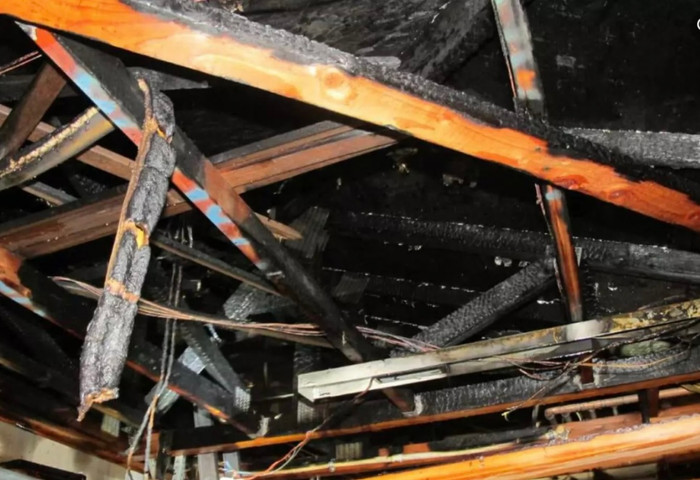 Căn nhà dường như bị thiêu rụi hoàn toàn sau hoả hoạn.