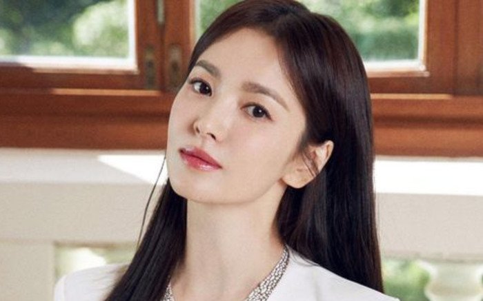 Song Hye Kyo bị chê nhạt nhoà, đến 'tình trẻ' cũng không thể cứu nổi Ảnh 2