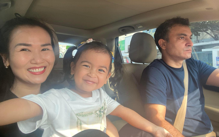 Võ Hạ Trâm bị ái nữ cho 'ra rìa', nhìn biểu cảm của mẹ bỉm vừa buồn cười vừa thương Ảnh 2