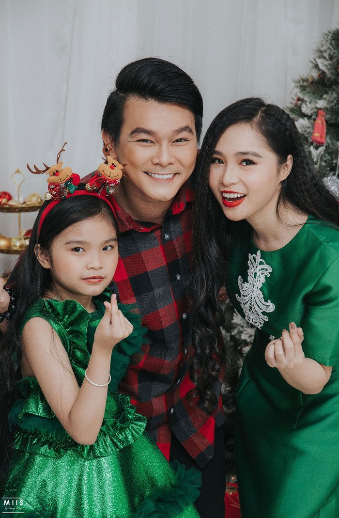 Gia đình Bích Trâm - Linh Tý.