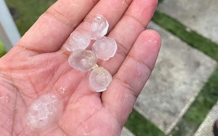 TP.HCM xuất hiện mưa đá Ảnh 2