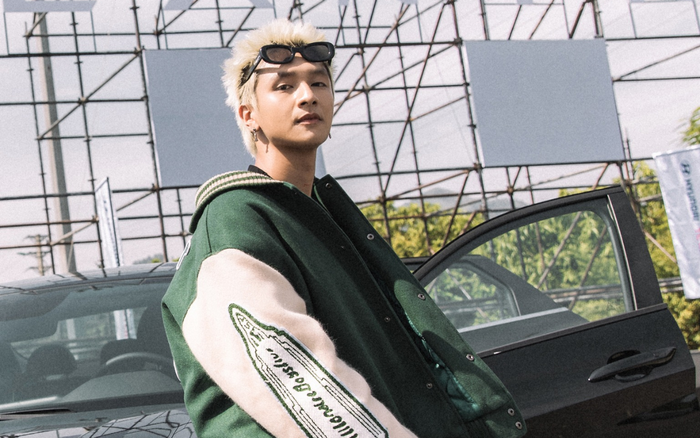 16 Typh trở nên nổi tiếng khi tham gia một chương trình dành cho các rapper phát sóng năm 2020. Hiện nam rapper là 'gà cưng' của SpaceSpeakers, đơn vị quy tụ nhiều nhạc sĩ, nghệ sĩ đình đám của giới showbiz Việt bao gồm Binz, Soobin Hoàng Sơn, Rhymastic...Ảnh: FBNV