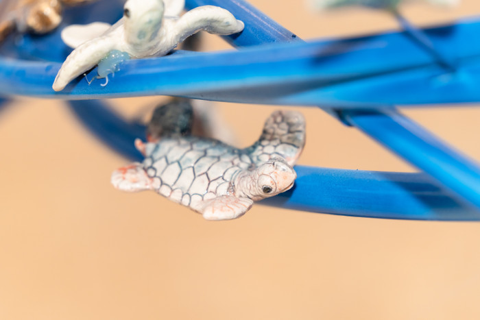 Mỗi tác phẩm nghệ thuật là một lời nhắc nhở về trách nhiệm của con người đối với hành tinh và những loài sinh vật sống trên đó.