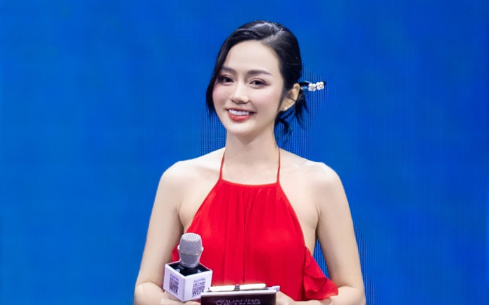 Nữ MC song ngữ đang gây sốt MXH: Cựu sinh viên Đại học Ngoại thương, từng dẫn loạt chương trình của VTV Ảnh 2