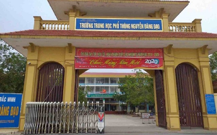 Công an vào cuộc xác minh giám thị ép thí sinh mang bài thi ra nhà vệ sinh để chụp ảnh ở Bắc Ninh Ảnh 2