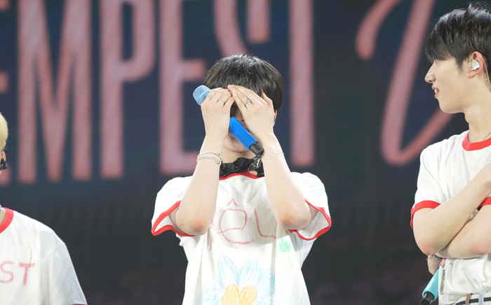 Hanbin Ngô Ngọc Hưng (TEMPEST) bật khóc tại concert đầu tiên ở quê nhà Ảnh 2